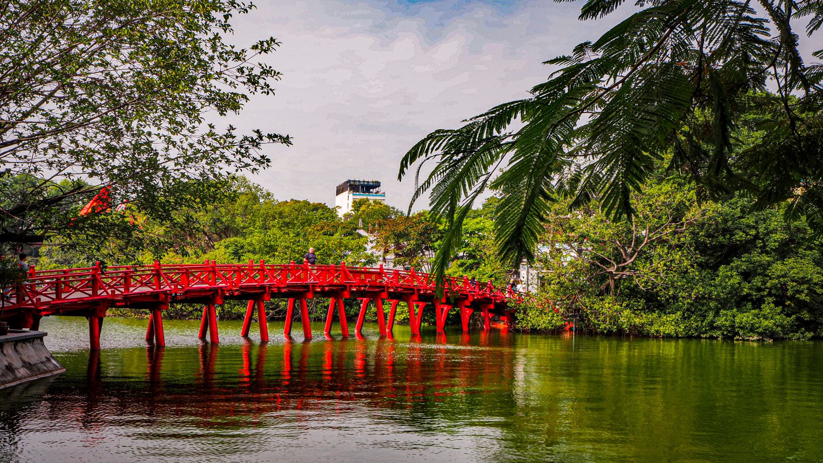 Fascinating Far East (Vietnam + Bangkok)